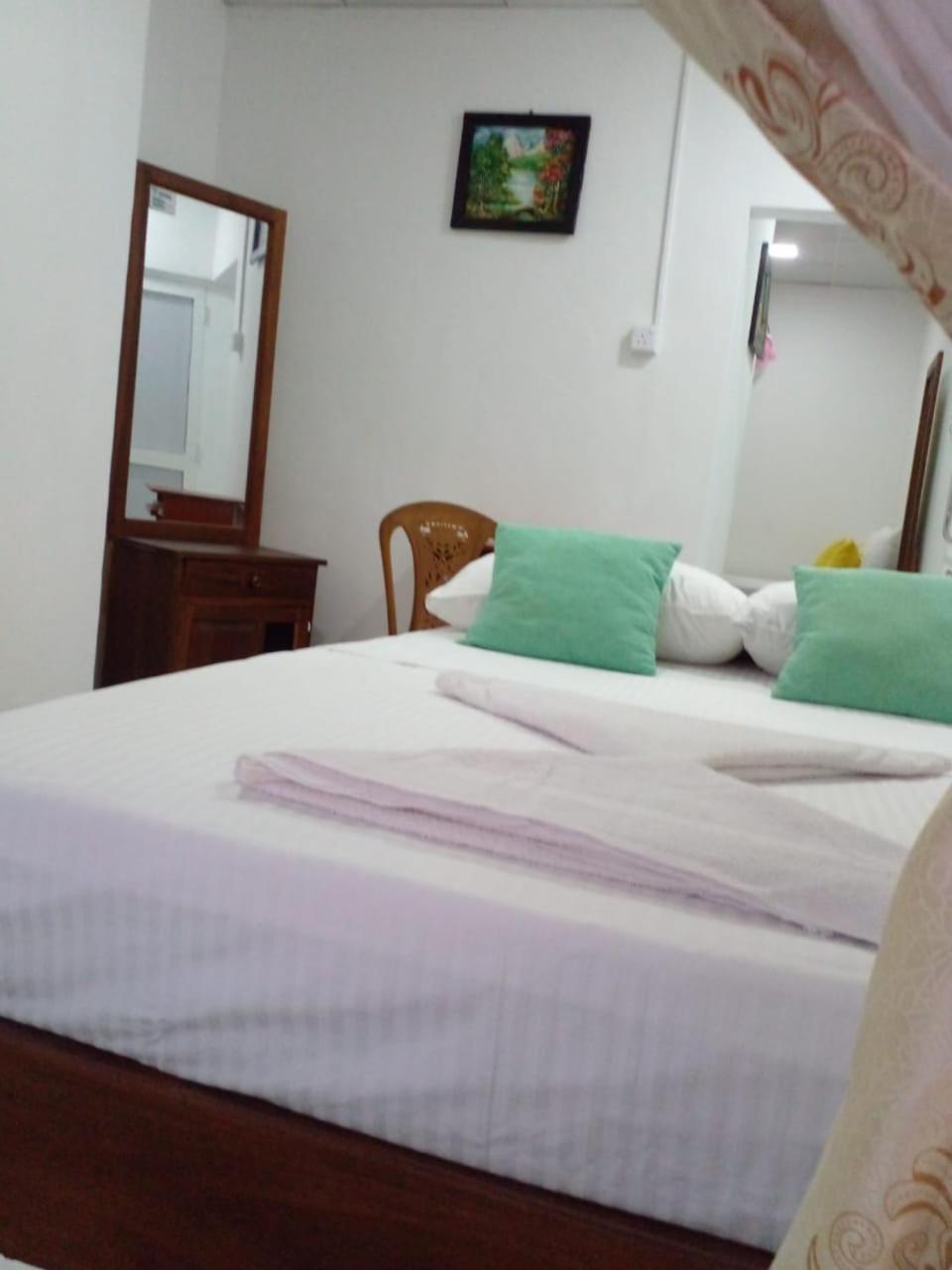 Lake Edge Dambulla Extérieur photo